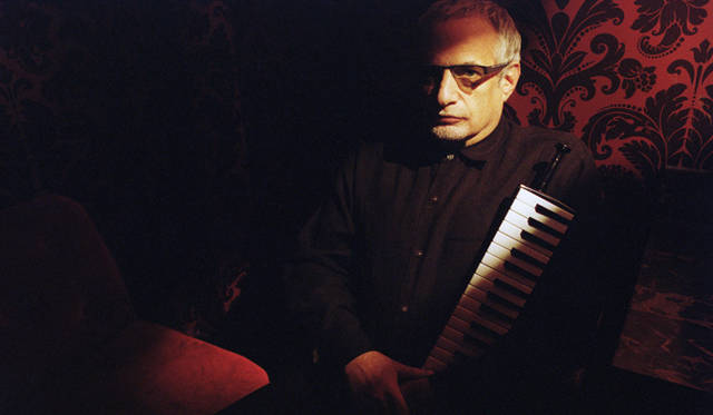 <strong>ドナルド・フェイゲン『サンケン・コンドズ』</strong>　ドナルド・フェイゲンが6年半ぶりの新作となる『サンケン・コンドズ』を、10月17日（水）にリリースする