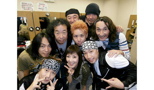 <strong>アニバーサリーライブ『ROUTE 55』</strong>　ダンサー、バンドメンバーと