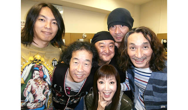 <strong>アニバーサリーライブ『ROUTE 55』</strong>　バンドメンバーと