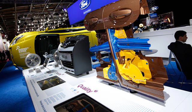 <br />フォードブース