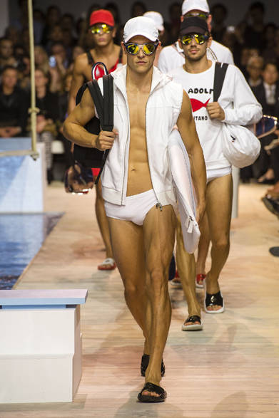 　2013年春夏コレクション　© MONCLER