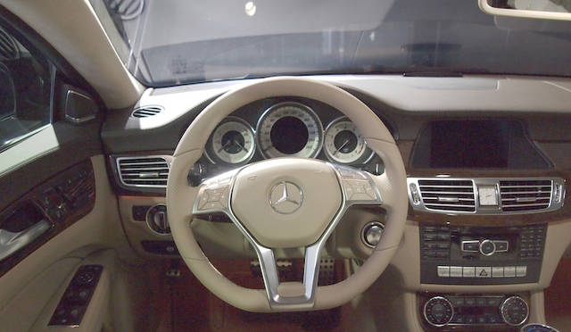 CLS_ShootingBrake_2_25 <strong>Mercedes-Benz CLS Shooting Brake|メルセデス・ベンツ CLS シューティングブレーク</strong>