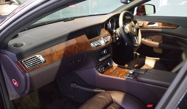 CLS_ShootingBrake_2_29 <strong>Mercedes-Benz CLS Shooting Brake|メルセデス・ベンツ CLS シューティングブレーク</strong>