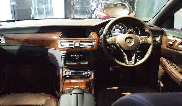 CLS_ShootingBrake_2_30 <strong>Mercedes-Benz CLS Shooting Brake|メルセデス・ベンツ CLS シューティングブレーク</strong>