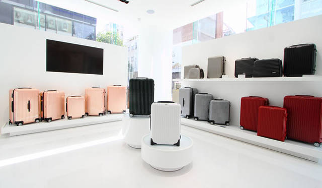 <strong>RIMOWA｜リモワ</strong>　「RIMOWA 福岡店」1階