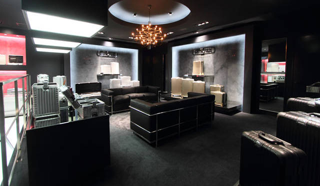 <strong>RIMOWA｜リモワ</strong>　「RIMOWA 福岡店」2階