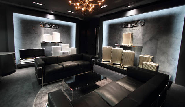 <strong>RIMOWA｜リモワ</strong>　「RIMOWA 福岡店」2階　