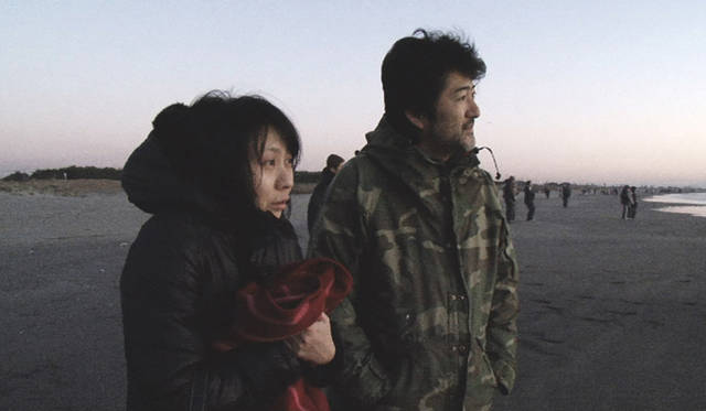 <strong>ART｜「会田誠展：天才でごめんなさい」</strong>　現代美術家である妻・岡田裕子と会田誠　© ザ・ファクトリー