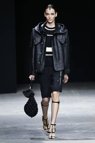 　2013年春夏コレクションｖ