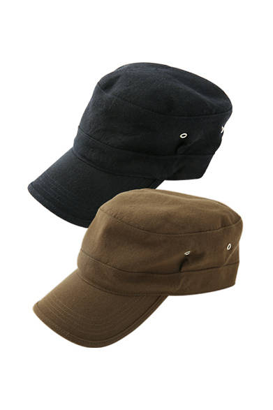 　「MHL. COMMUNITY MART」　MHL.×CA4LA キャップ（2色）各9975円（MHL. COMMUNITY MARTのみで販売）