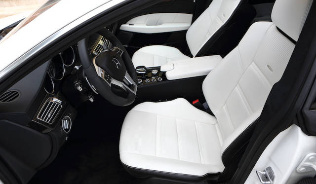 <strong>Mecedes-Benz CLS 63 AMG Shooting Brake｜メルセデス・ベンツ CLS 63 AMG シューティイングブレーク</strong>