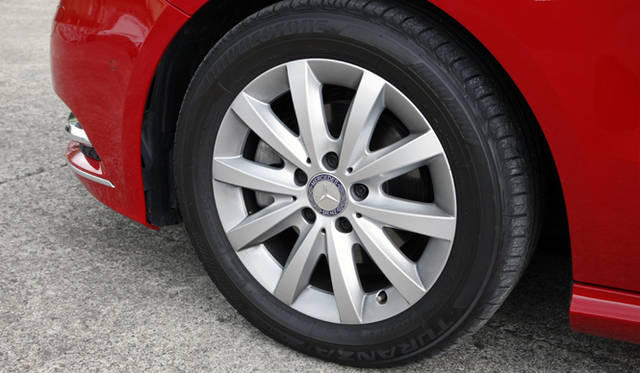 <strong>Mercedes-Benz B180 BlueEFFICIENCY｜メルセデス・ベンツ B180 ブルーエフィシェンシー</strong>