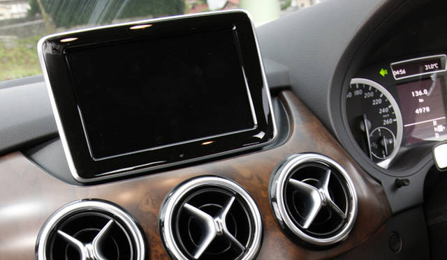 <strong>Mercedes-Benz B180 BlueEFFICIENCY｜メルセデス・ベンツ B180 ブルーエフィシェンシー</strong>