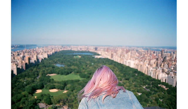 <strong>「EXHIBITION　A」</strong>　Tim Barber　Untitled (Central Park)　edition of 50 /※サイン入り　キャンバス (647x952mm)　5万4000円