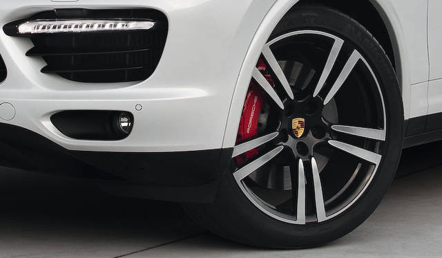 <strong>Porsche Cayenne Turbo S｜ポルシェ カイエン ターボS</strong>