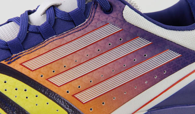 　「adizero feather II AC」　サンライズをモチーフにしたアッパーのカラー