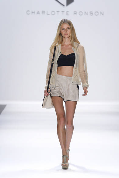 　2013年春夏コレクション　