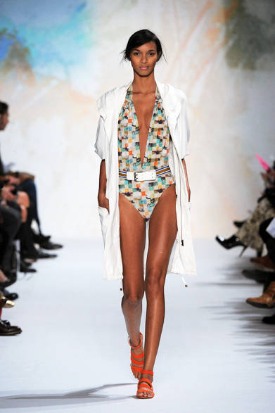 　2013年春夏コレクション