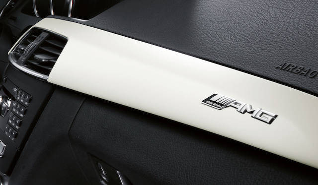 <strong>メルセデス・ベンツC63 AMGクーペ ブラックシリーズ パフォーマンススタジオ エディション｜Mercedes-Benz C63AMG Coupe Black Series Performance Studio Edition</strong>