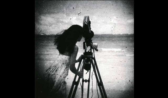 <strong>ART｜特別対談　椎名誠×操上和美</strong>　《海を見る》、シリーズ〈陽と骨〉より　1976年