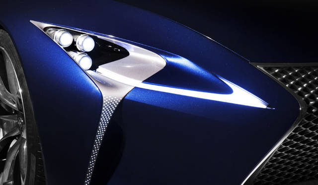 <strong>Lexus LF-LC Blue｜レクサス LF-LC ブルー</strong>