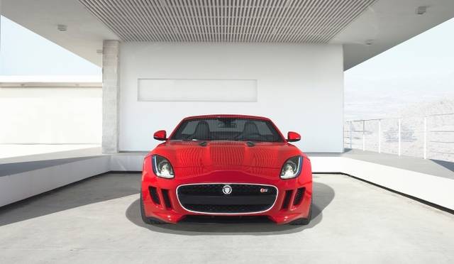 <strong>Jaguar F-TYPE｜ジャガー Fタイプ</strong>