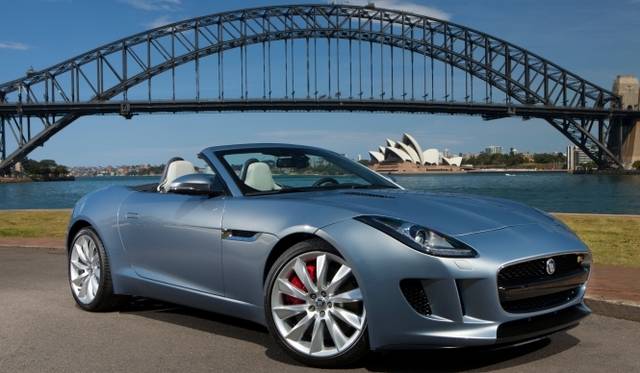 <strong>Jaguar F-TYPE｜ジャガー Fタイプ</strong>