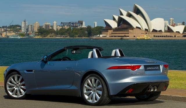 <strong>Jaguar F-TYPE｜ジャガー Fタイプ</strong>