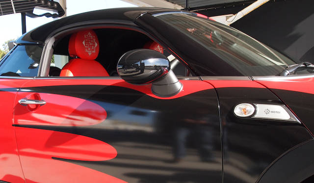 <strong>MINI Roadster "Black Fire Model"｜ミニ ロードスター「ブラック・ファイヤー・モデル」</strong>