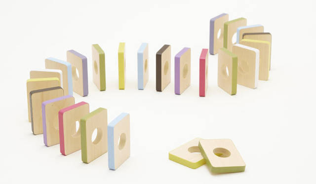 <strong>ニッポンのデザイナー連続インタビュー（2）柴田文江</strong>　buichi「ドミノ」素材｜カエデ