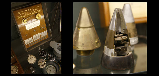 <strong>HAMILTON｜ハミルトン</strong>　<br />左／左下に見える小さな長方形の時計は爆弾用タイマー。爆撃の正確な発射時刻を記録するため、カメラとともに爆撃照準器に搭載された。右／ハミルトン製の弾丸発射ヒューズ。