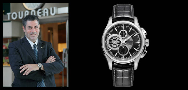 <strong>HAMILTON｜ハミルトン</strong>　<br />左／高級時計ショップ「トルノー」に勤めるエド・ロイド氏。「ジャズマスター オープン シークレット」がお気に入り。右／ジャズマスター オープン シークレット H32756731　21万円