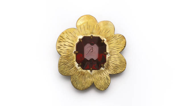 <strong>ISETAN｜伊勢丹</strong>　伊勢丹新宿店「Baccarat：はじまりから未来まで」　「ミライヘノヒカリ～“PARTS”その一粒を手に入れて幸せになる～」　「minä perhonen」ブローチ3万1500円　※デザインの一部が変更となります