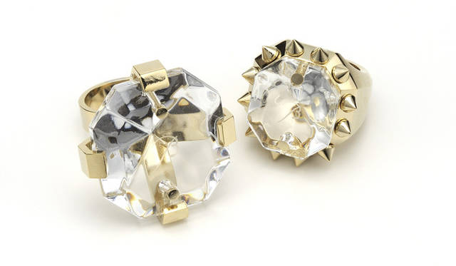 <strong>ISETAN｜伊勢丹</strong>　伊勢丹新宿店「Baccarat：はじまりから未来まで」　「ミライヘノヒカリ～“PARTS”その一粒を手に入れて幸せになる～」　「e.m.」リング(真鍮/11号･13号･15号) 2万3100円