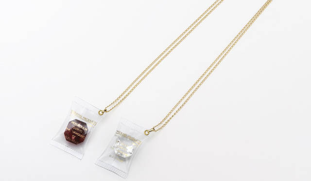 <strong>ISETAN｜伊勢丹</strong>　伊勢丹新宿店「Baccarat：はじまりから未来まで」　「ミライヘノヒカリ～“PARTS”その一粒を手に入れて幸せになる～」　「THEATRE PRODUCTS」ネックレス(チェーン：約52cm)クリア1万2600円 、レッド1万5750円