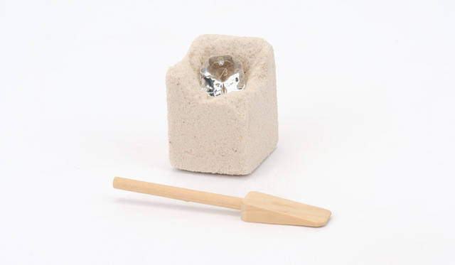 <strong>ISETAN｜伊勢丹</strong>　伊勢丹新宿店「Baccarat：はじまりから未来まで」　「ミライヘノヒカリ～“PARTS”その一粒を手に入れて幸せになる～」　