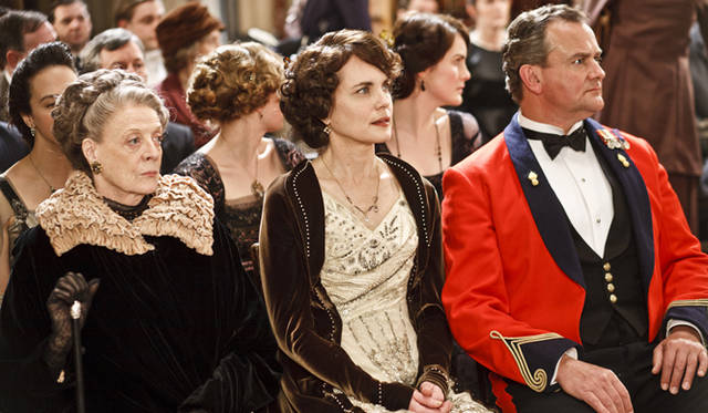 <strong>『ダウントン・アビー シーズン2』</strong>　史実以上に魅力的な“コスチューム”は、ドラマの枠を超えた重厚な世界感を創出している　© Carnival Film & Television Limited 2010. All Rights Reserved.
