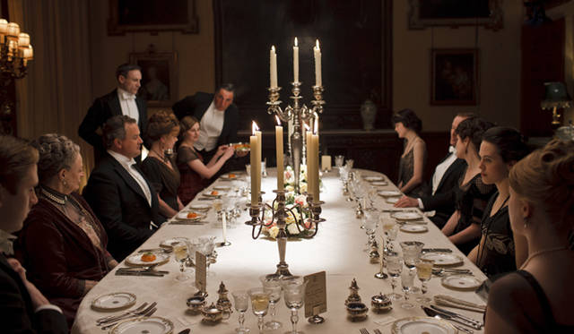 <strong>『ダウントン・アビー シーズン2』</strong>　全9話で構成され、複雑な人間ドラマや、細部まで忠実に再現されたリアルな世界観がさらにスケールアップ　© Carnival Film & Television Limited 2010. All Rights Reserved.