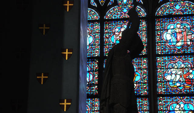 <strong>みどりの触知学＜特別編・2012秋 パリ＞</strong>　ステンドグラス