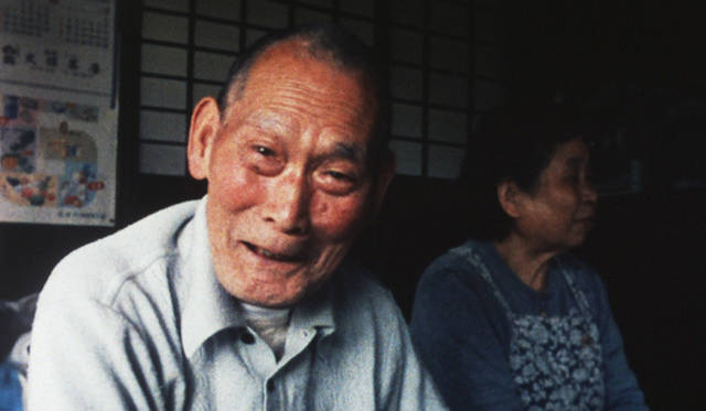 <strong>『阿賀に生きる』</strong>　200隻以上の川舟を作ってきた舟大工の遠藤武さんとミキさん夫婦