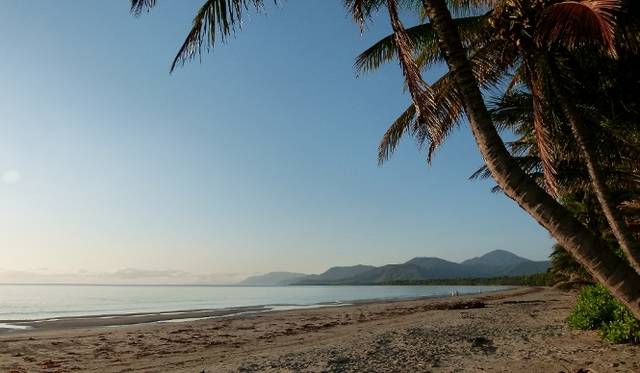 <strong>Panasonic Eclipse Live by Solar Power</strong>　ホテルの目の前にあるビーチから皆既日食の瞬間を撮影する