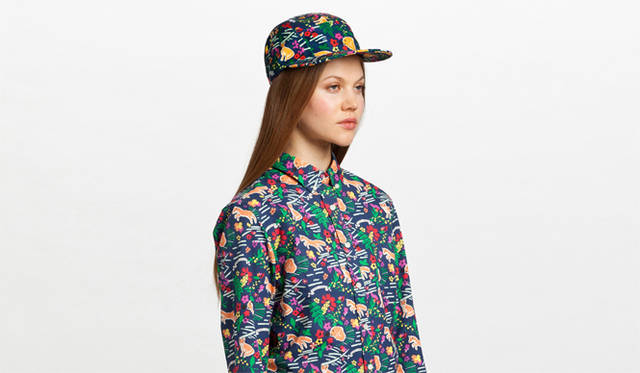 <strong>「ペルノアブサン メゾン キツネ リミテッド エディション」</strong>　CAPS ABSINTHE COLLECTION／MULTICOLOR／8610円