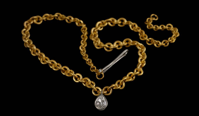 <strong>BARNEYS NEW YORK｜バーニーズ　ニューヨーク</strong>　「マルコム ベッツ」コレクションより