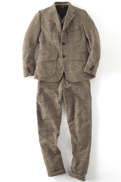 　ジャケット5万5650円、ベスト3万1500円、パンツ2万9925円（タケオキクチ／阪急メンズ東京）