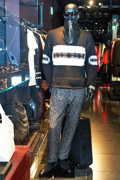 <strong>RESTIR｜リステア</strong>　店内ディスプレイ