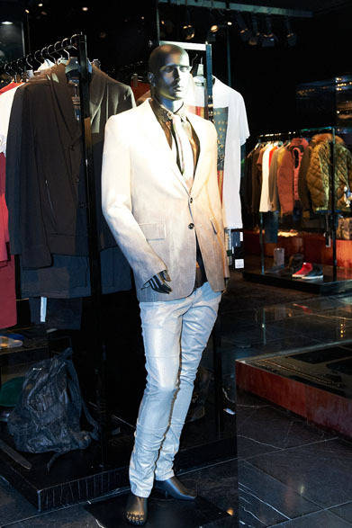 <strong>RESTIR｜リステア</strong>　店内ディスプレイ