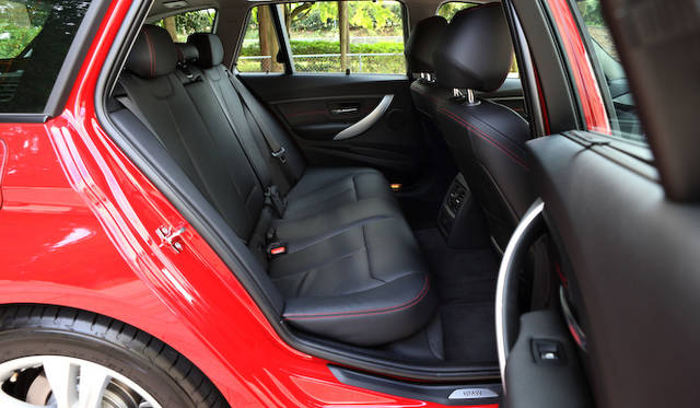 <strong>BMW 320d BluePerformance Touring｜ビー・エム・ダブリュー 320d ブルーパフォーマンス ツーリング </strong>