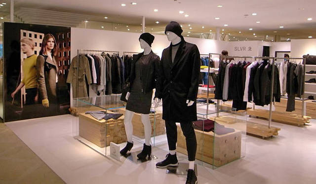 　仙台フォーラス2階「adidas SLVR」ポップアップショップ