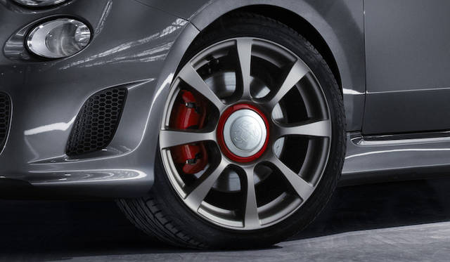 <strong>Abarth 500 Grigio Record｜アバルト チンクエチェント グリージョ レコード</strong>