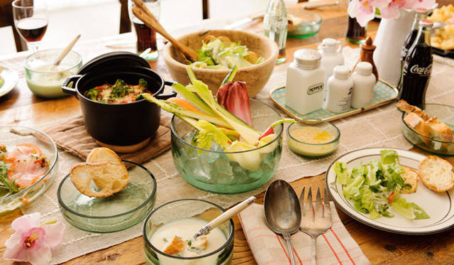 <strong>Coca-Cola｜コカ・コーラ</strong>　テーブルウェアとしてパーティの主役に